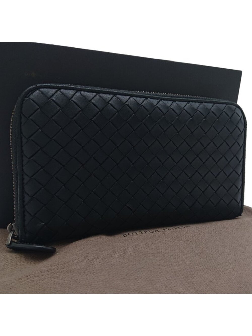 Bottega Veneta Intrecciato Round Zip Wallet Black